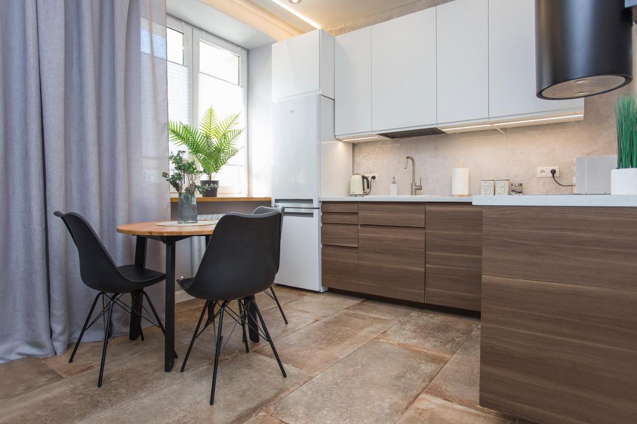Urban Jungle Apartment In The Heart Of The City Białystok Exteriör bild